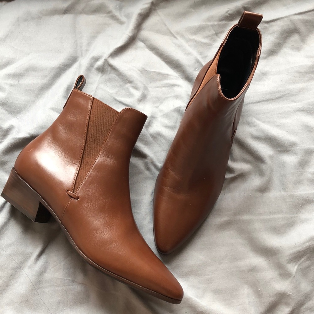 NEW Aquatalia Fabienne Leather Chelsea Ankle Boots - Picture 4 of 6